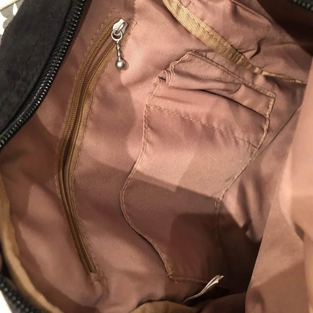 Baggallini Crossbody Backpack Style Bag - Picture 4 of 7